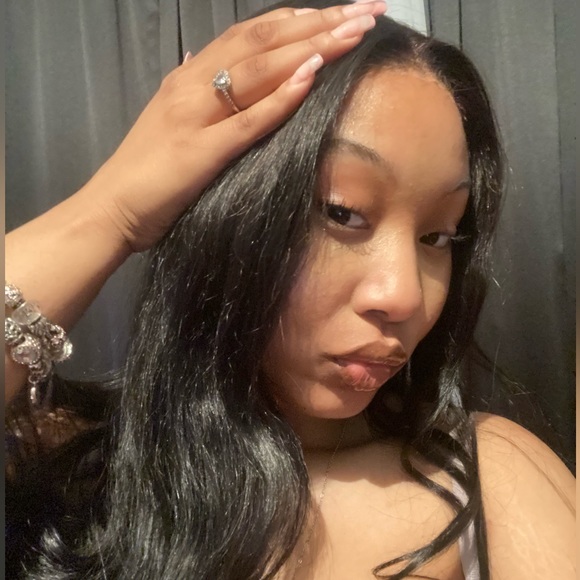 Meet your Posher, Lise - Picture 1 of 1